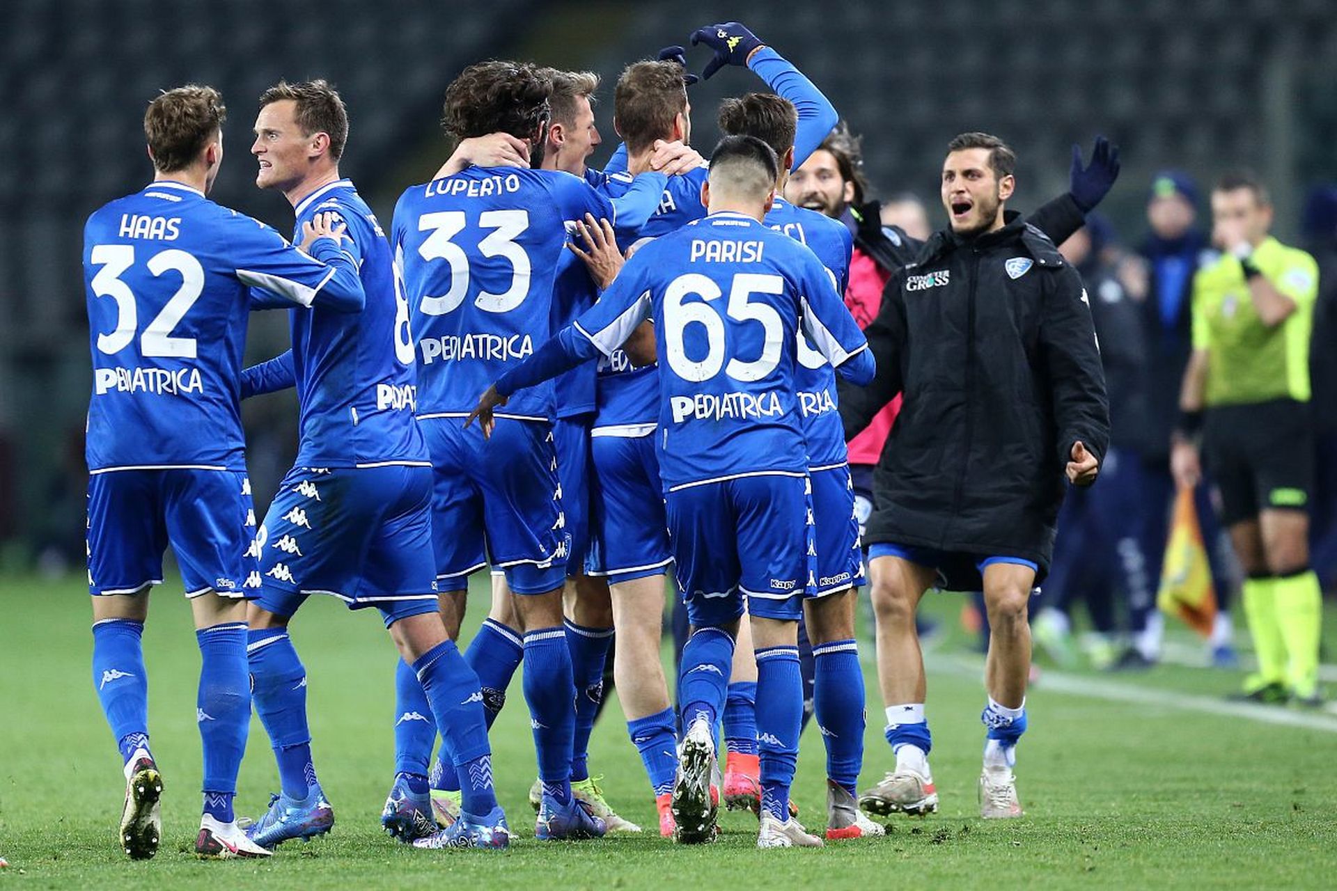 们的姿态告 们的姿态告